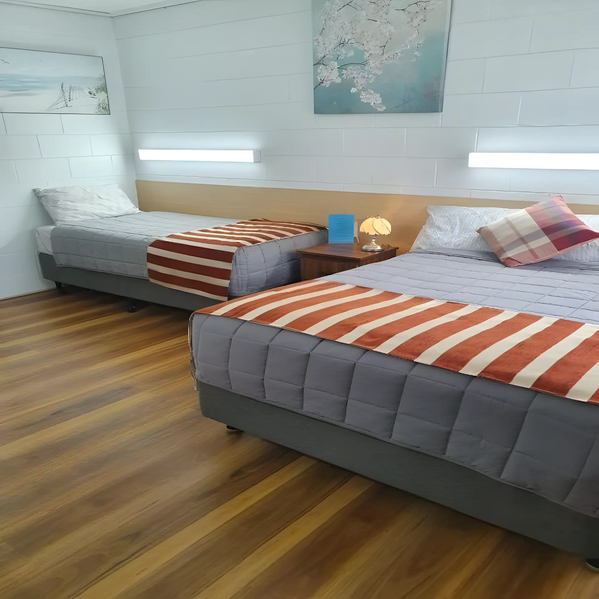 Deluxe Queen Room (Pet Friendly)