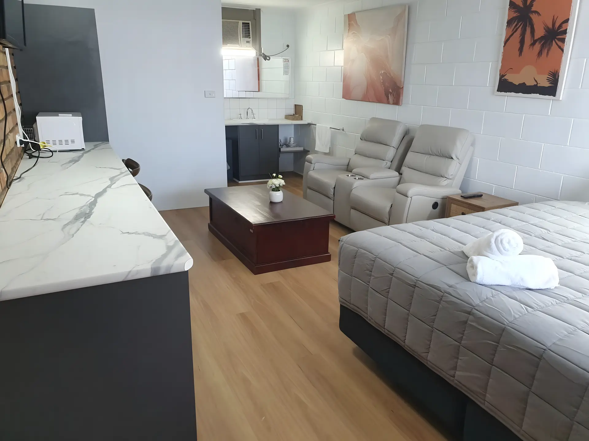 Deluxe King Room