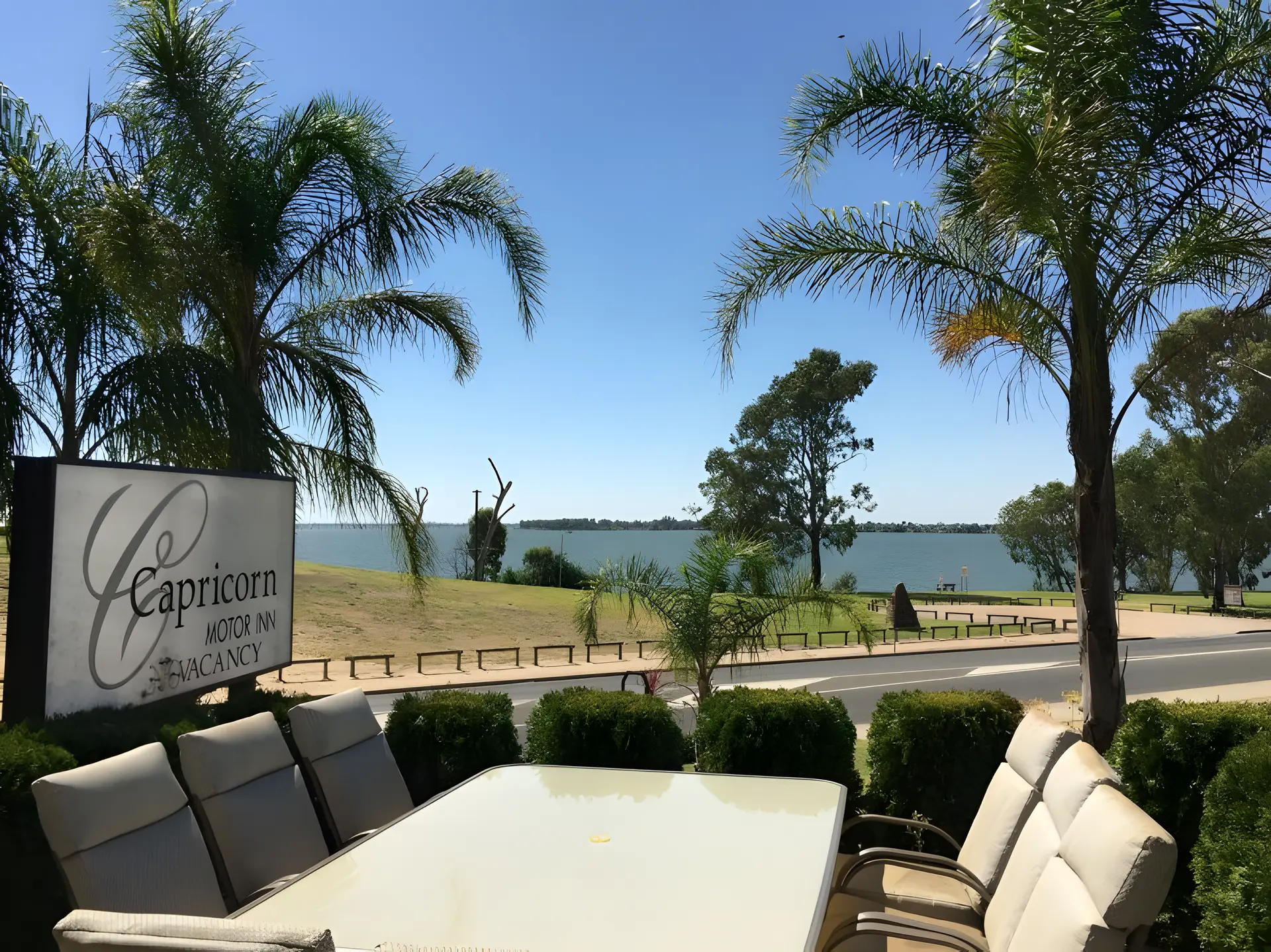 CAPRICORN MOTOR INN