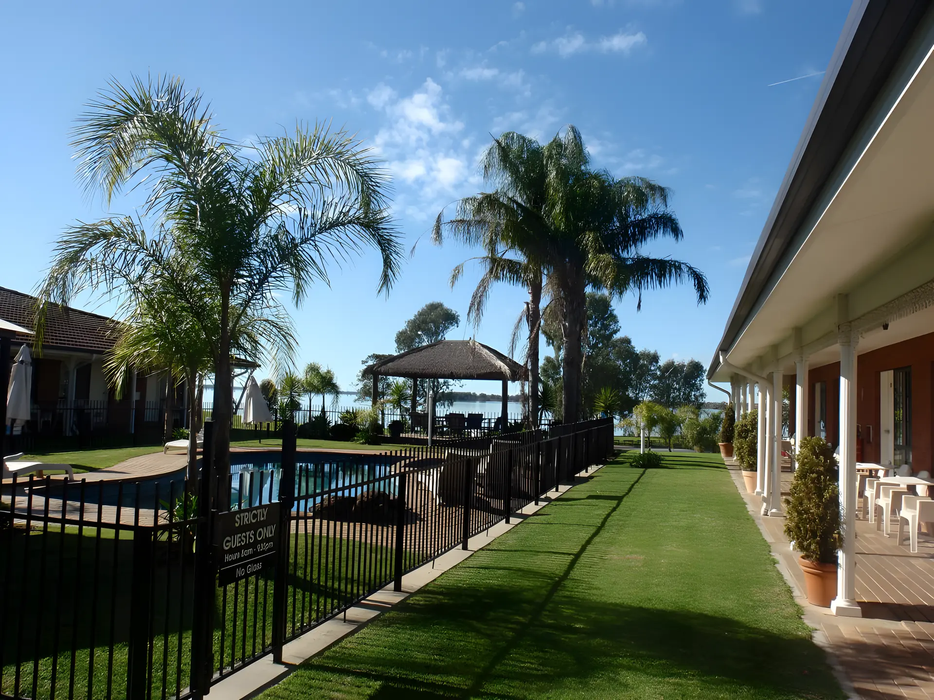 CAPRICORN MOTOR INN