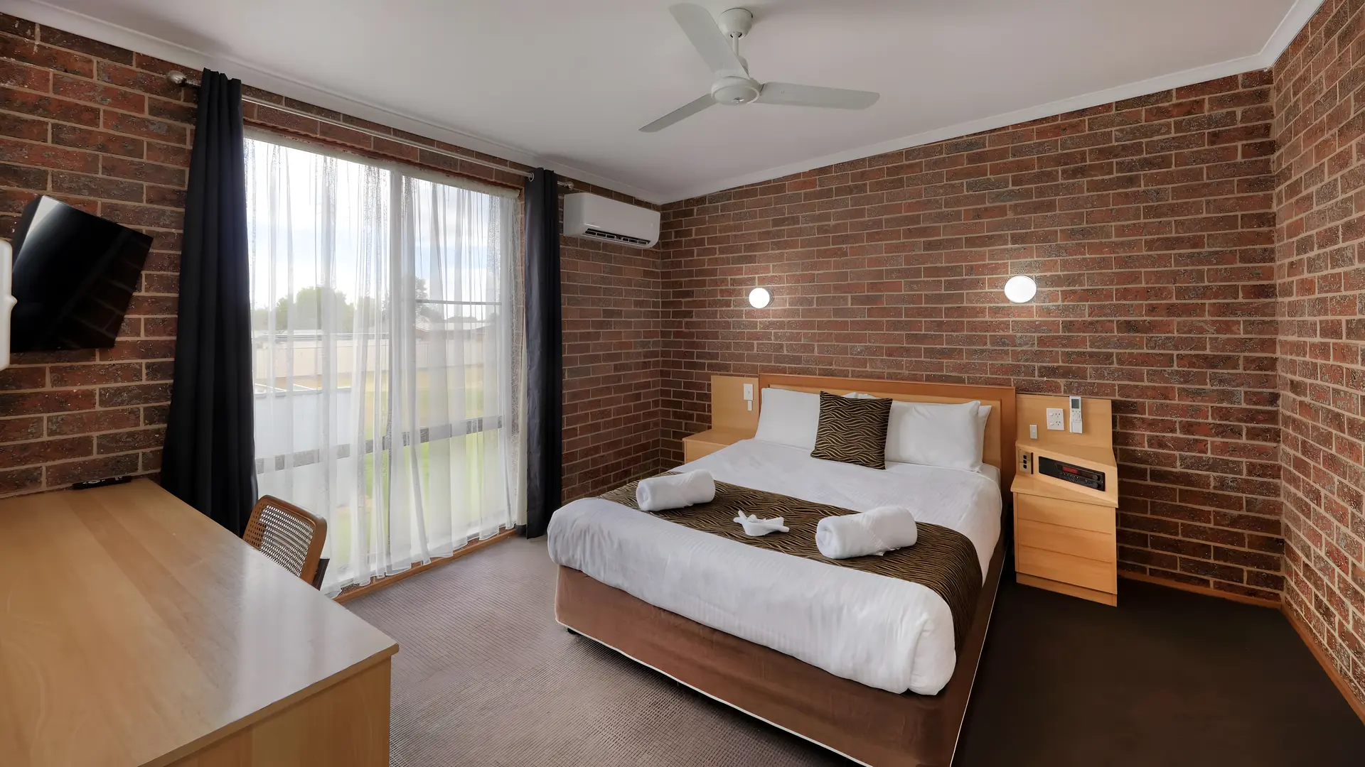 Moonraker Motor Inn