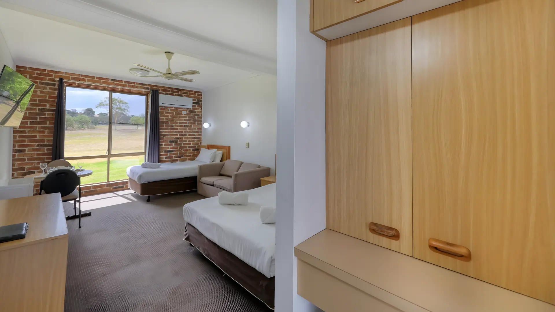 Queen Suite With Sofa Bed