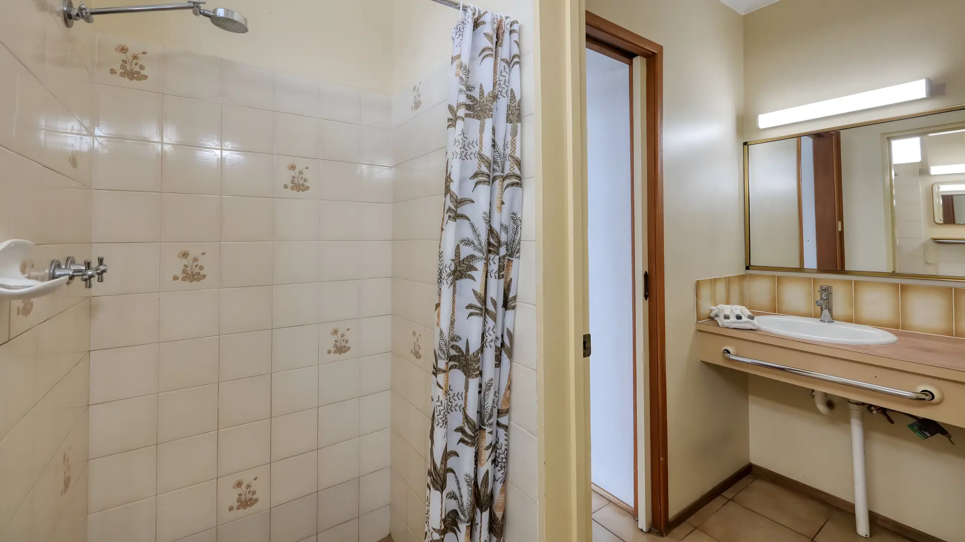 Queen Suite With Sofa Bed