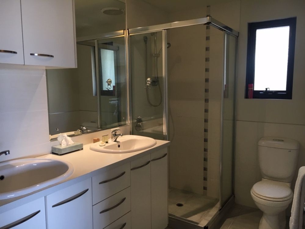 2 Bed 1 Bathroom (QT)