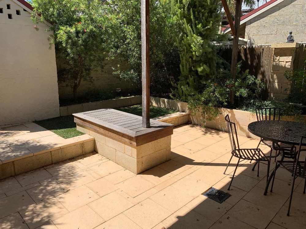 WRAY AVE Cottage 2 Bedroom