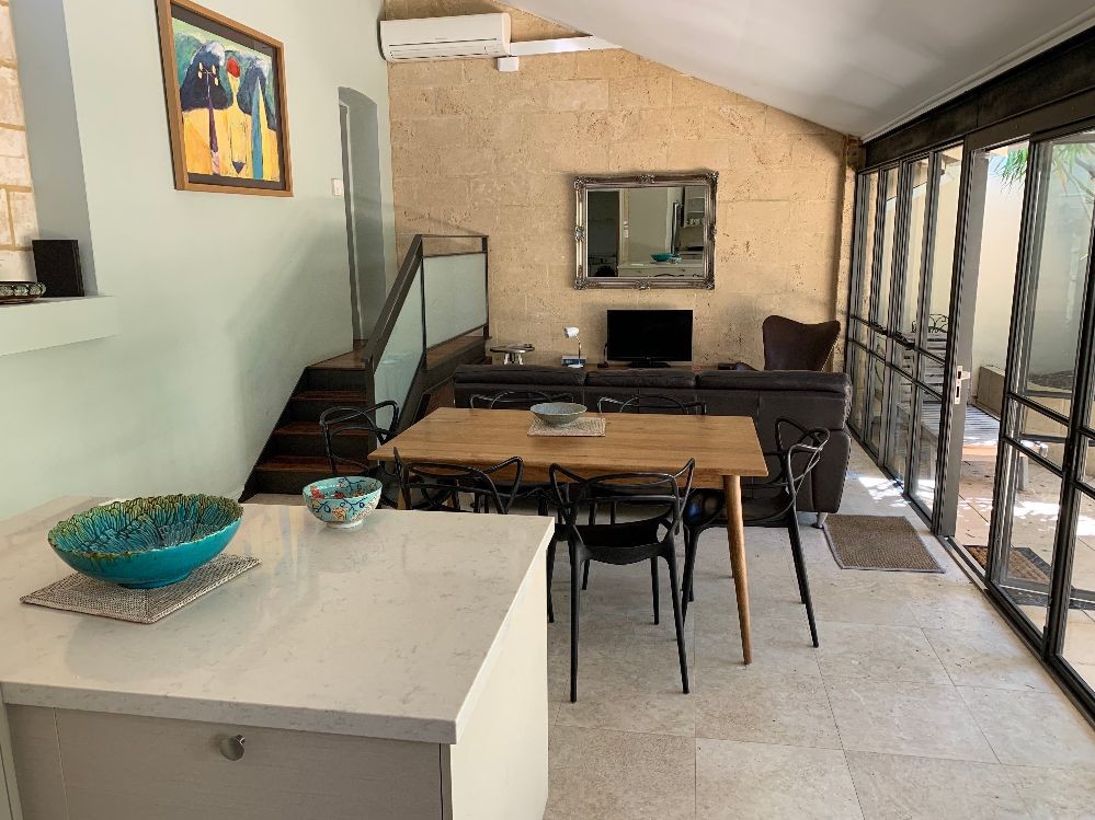 WRAY AVE Cottage 2 Bedroom