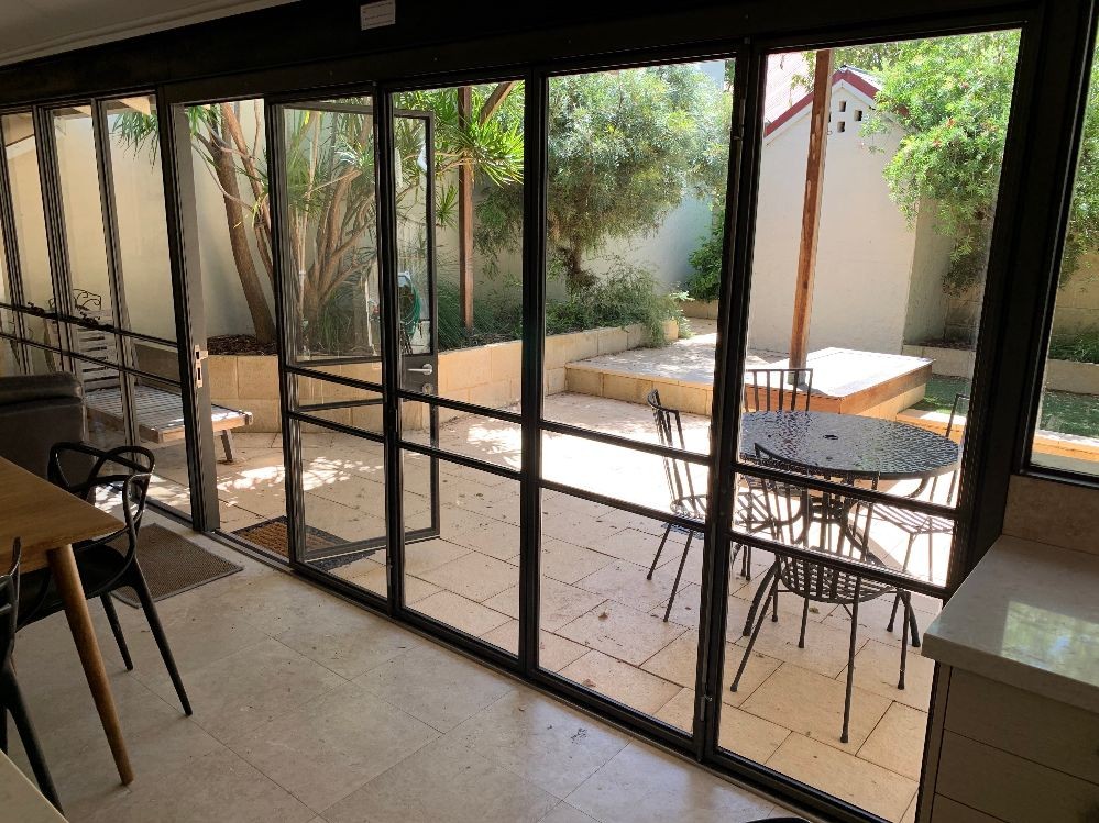 WRAY AVE Cottage 2 Bedroom