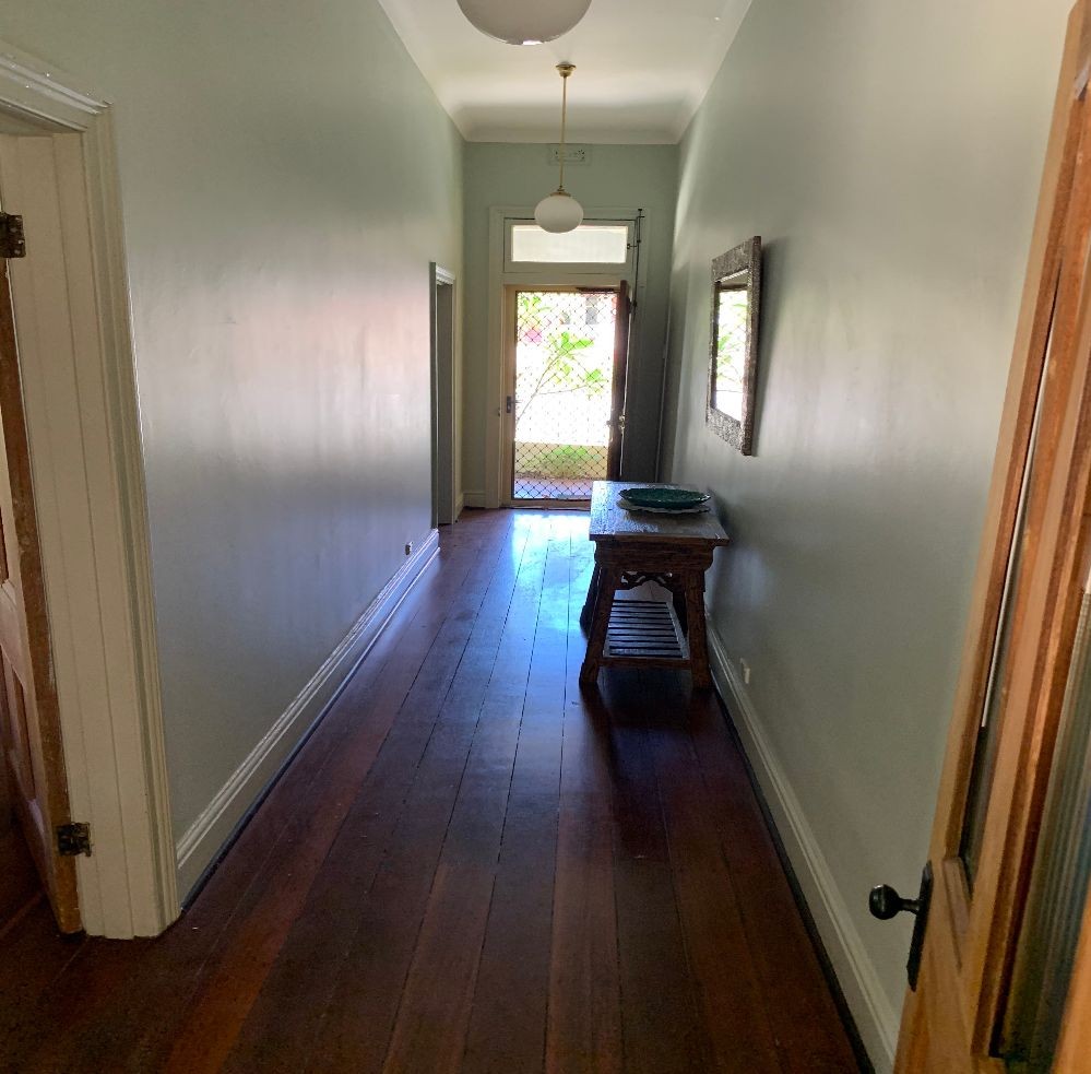 WRAY AVE Cottage 2 Bedroom