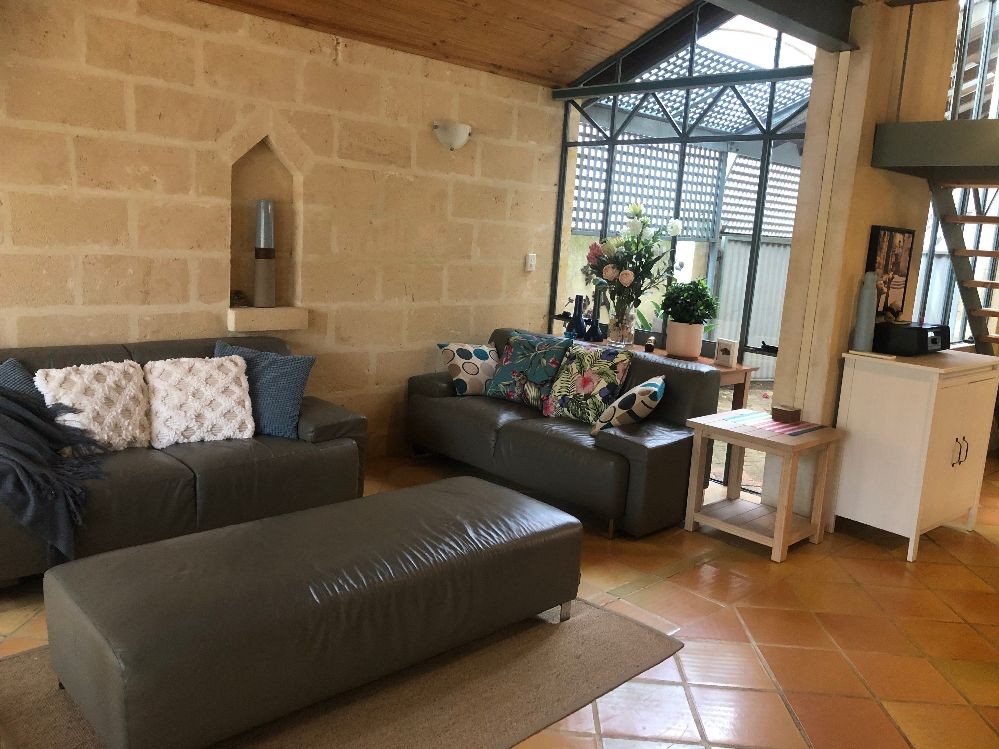 RUSSELL St 2 Bedroom House