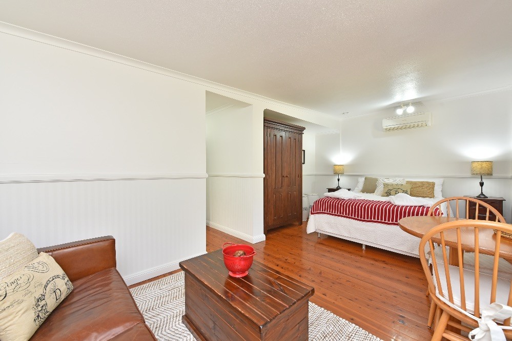 Cottage 1: Studio Cottage