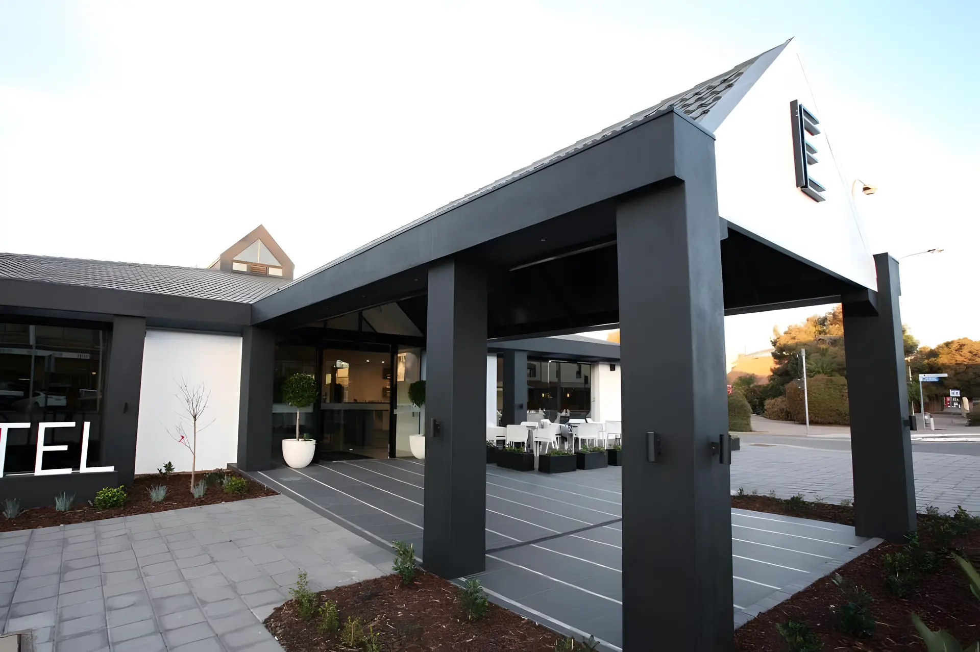 Ellen Hotel