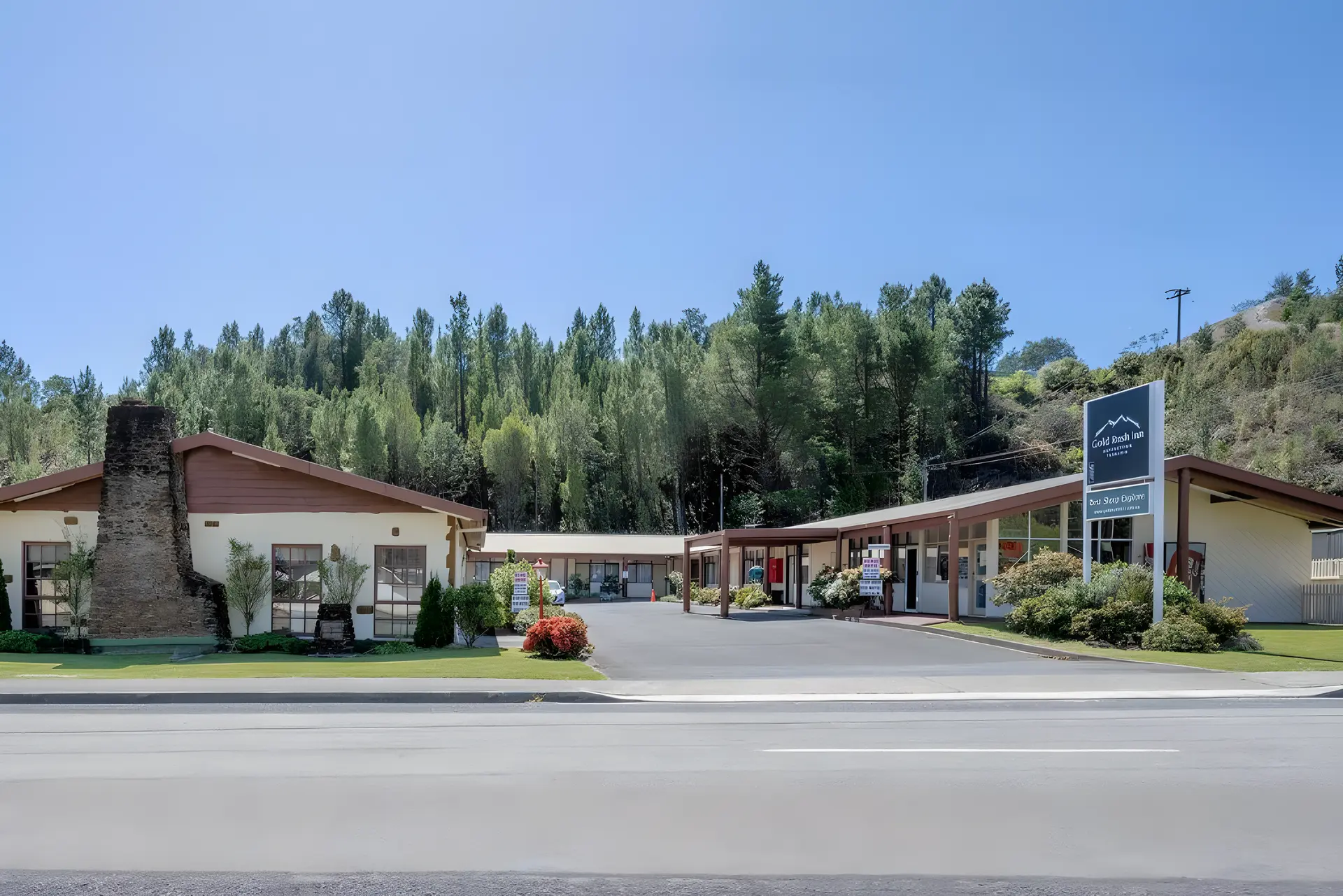 GOLD RUSH INN