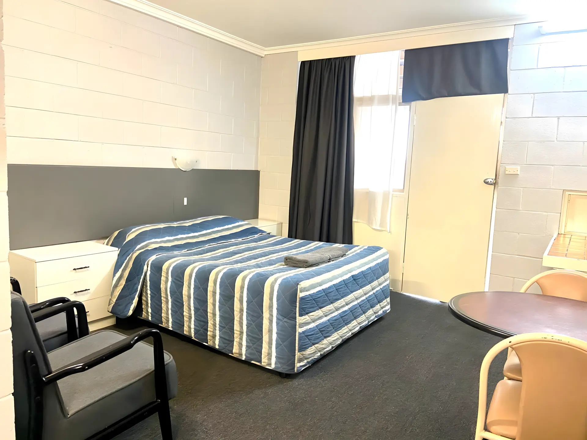 Budget Room