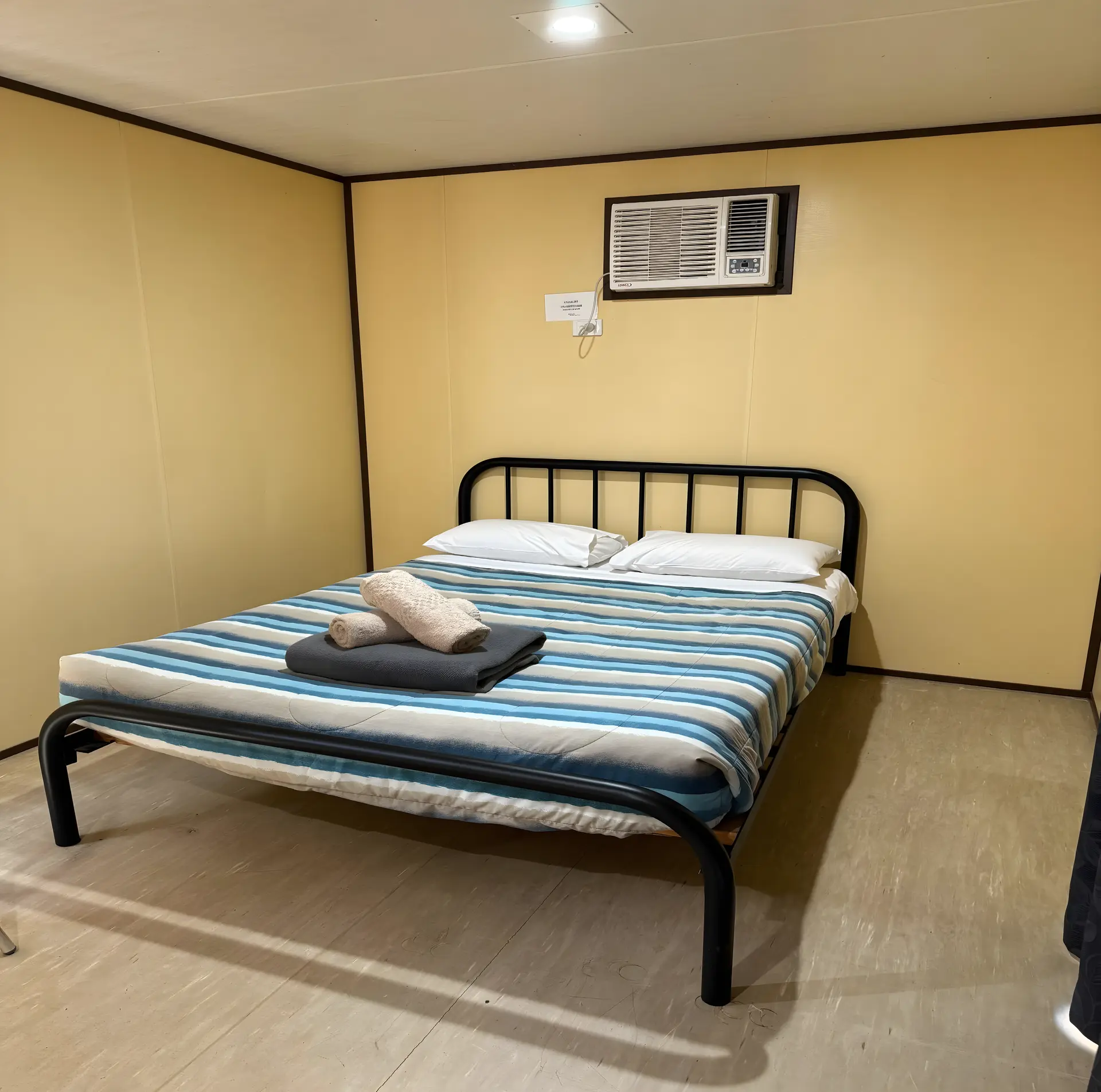 Cabin 15 - Sleeps 2