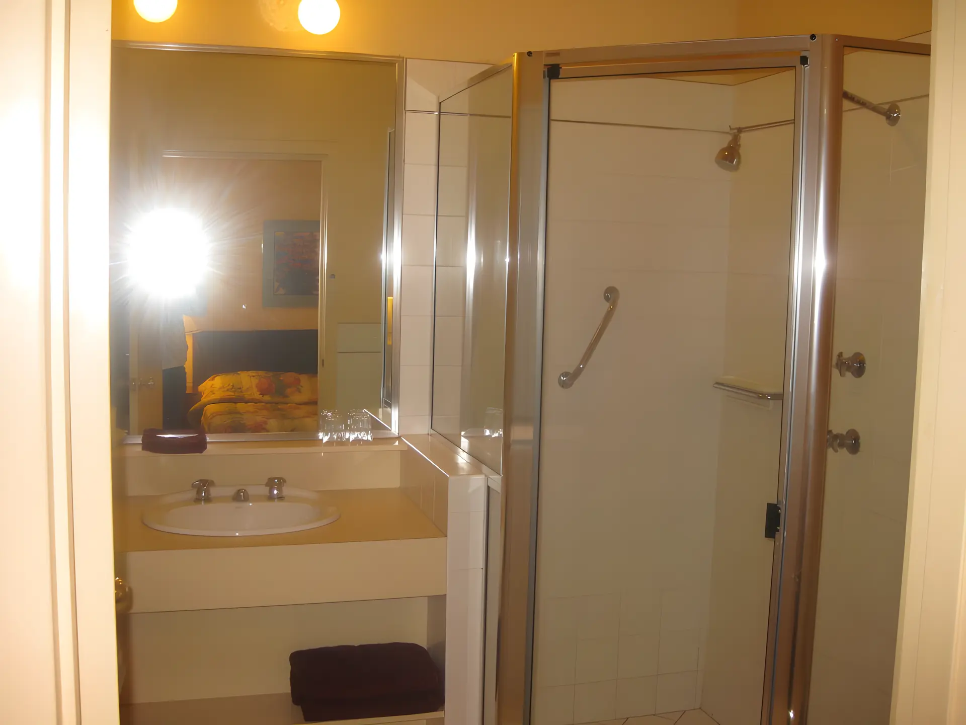 Lodge Queen  Room