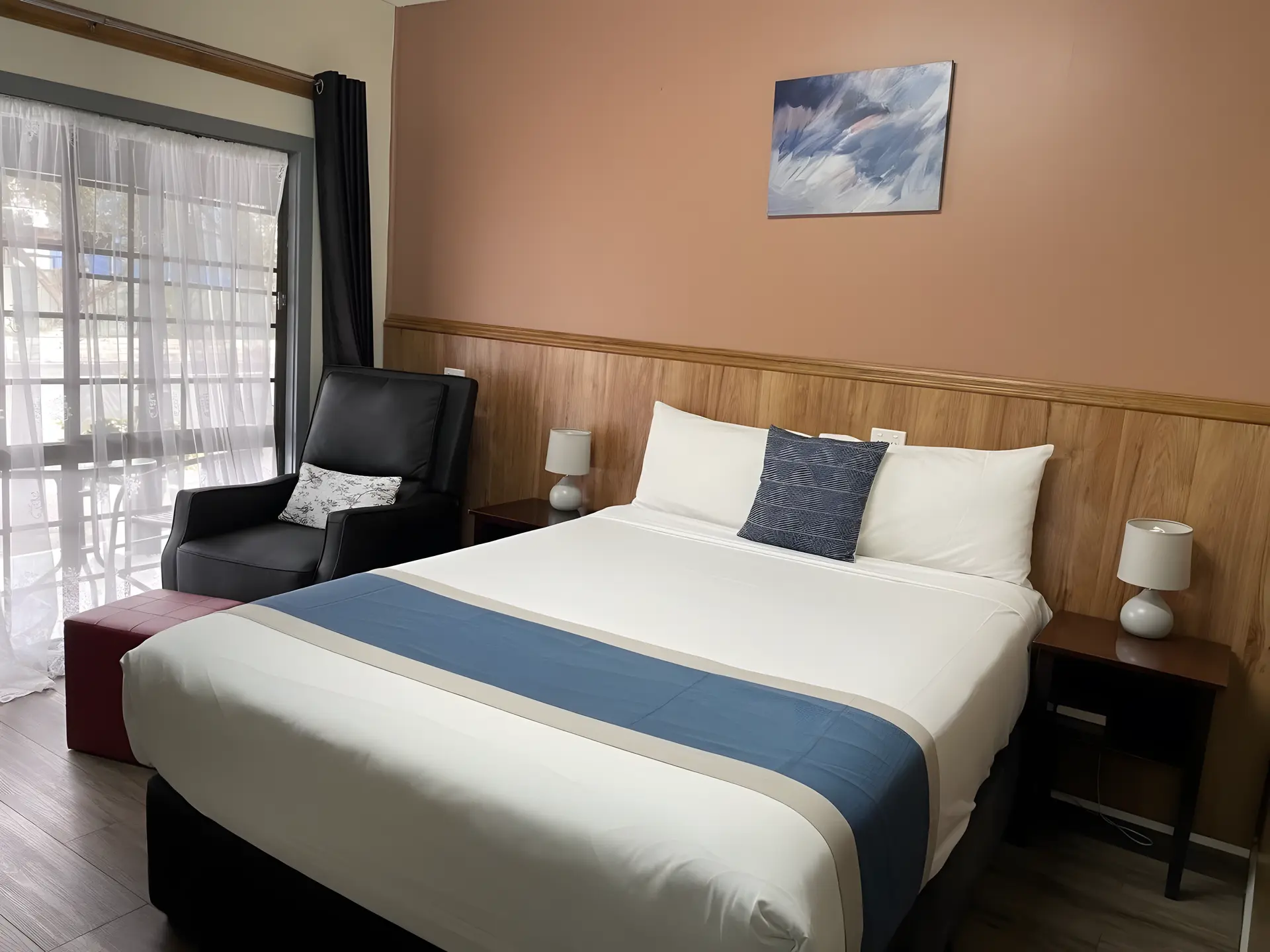 Deluxe Queen Room