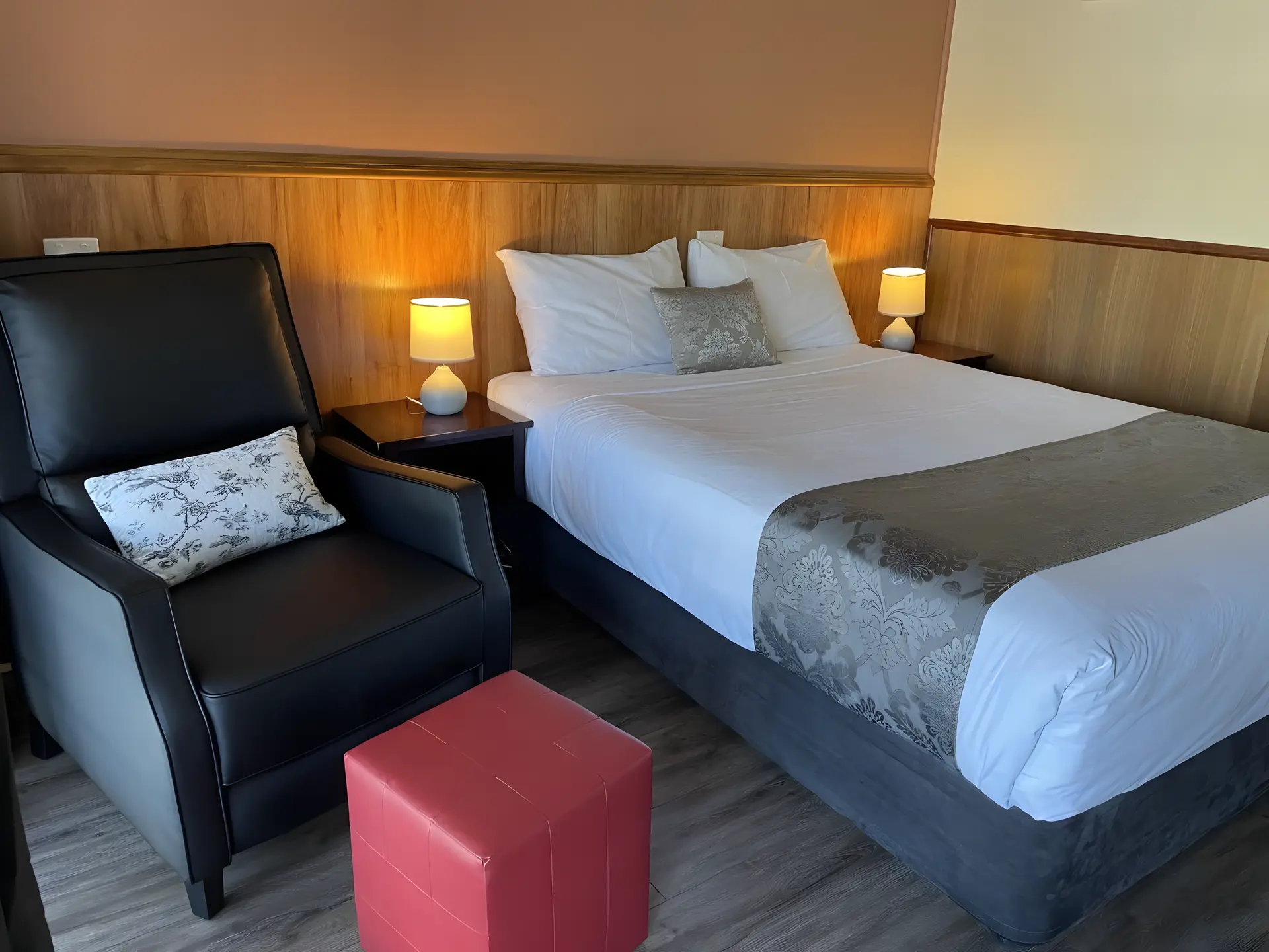 Deluxe Queen Room