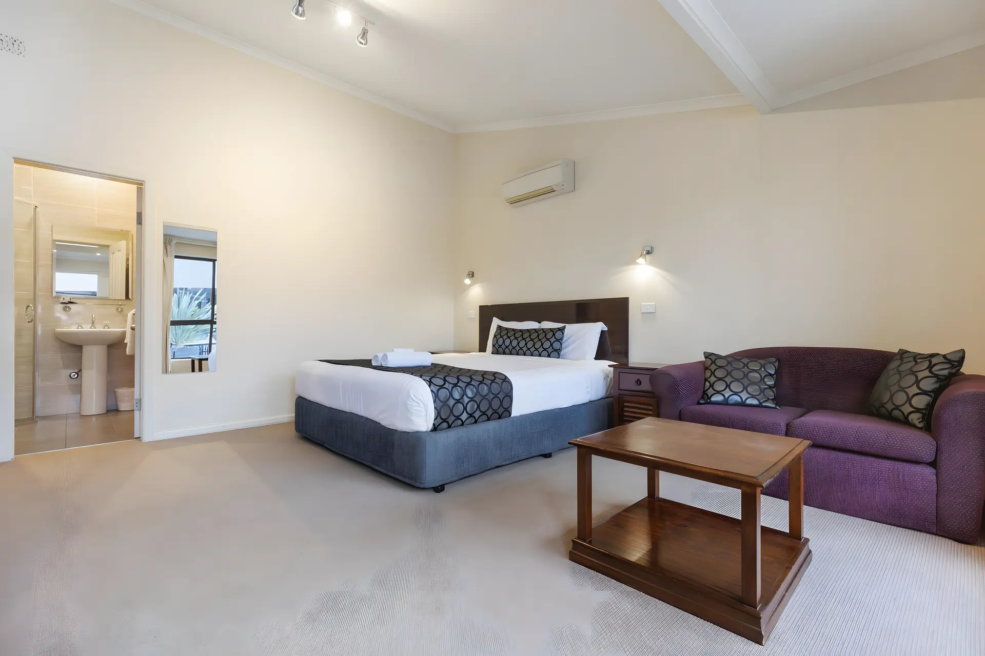 Amaroo Motel
