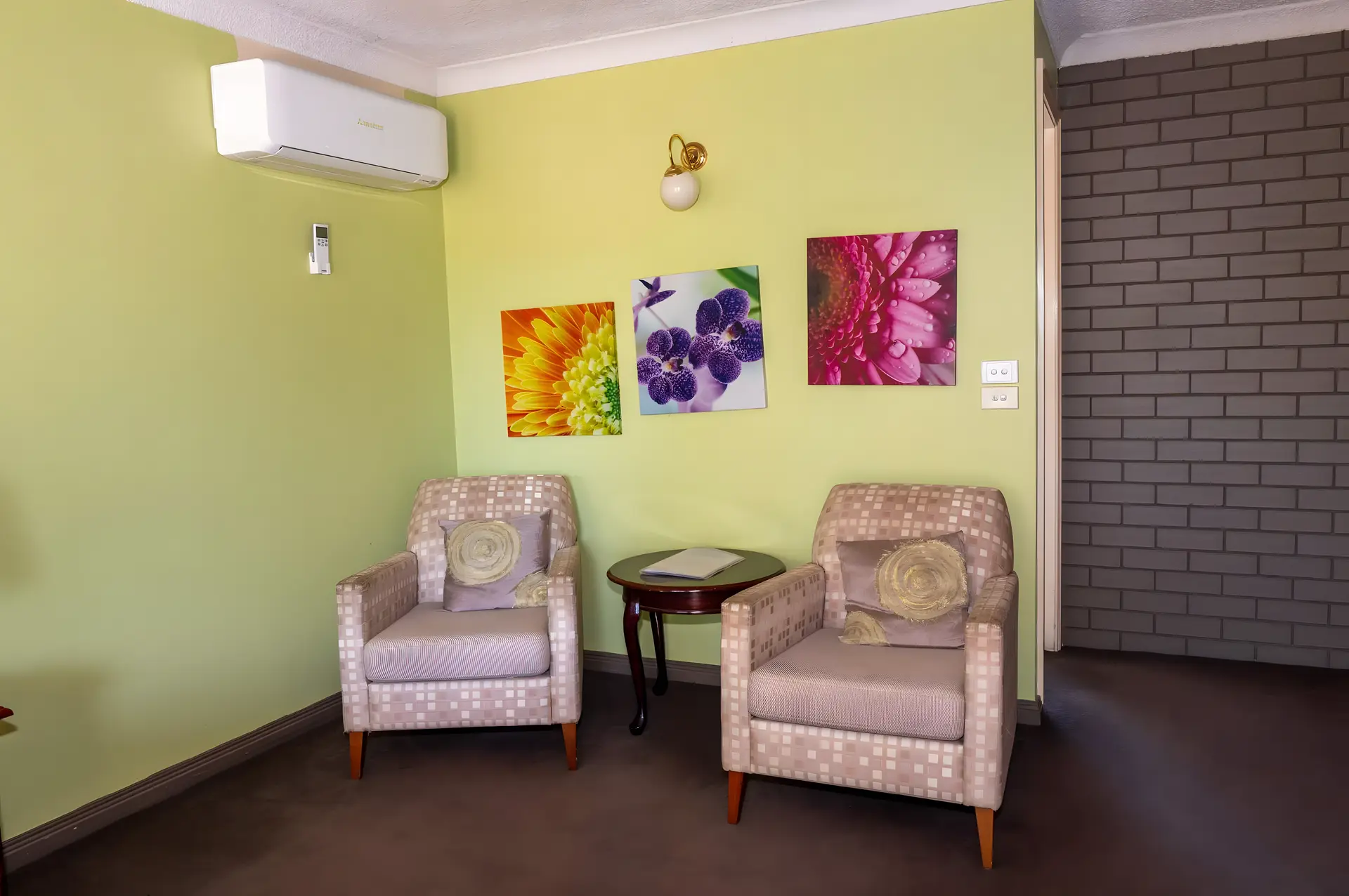 Queen Room with Spa Bath