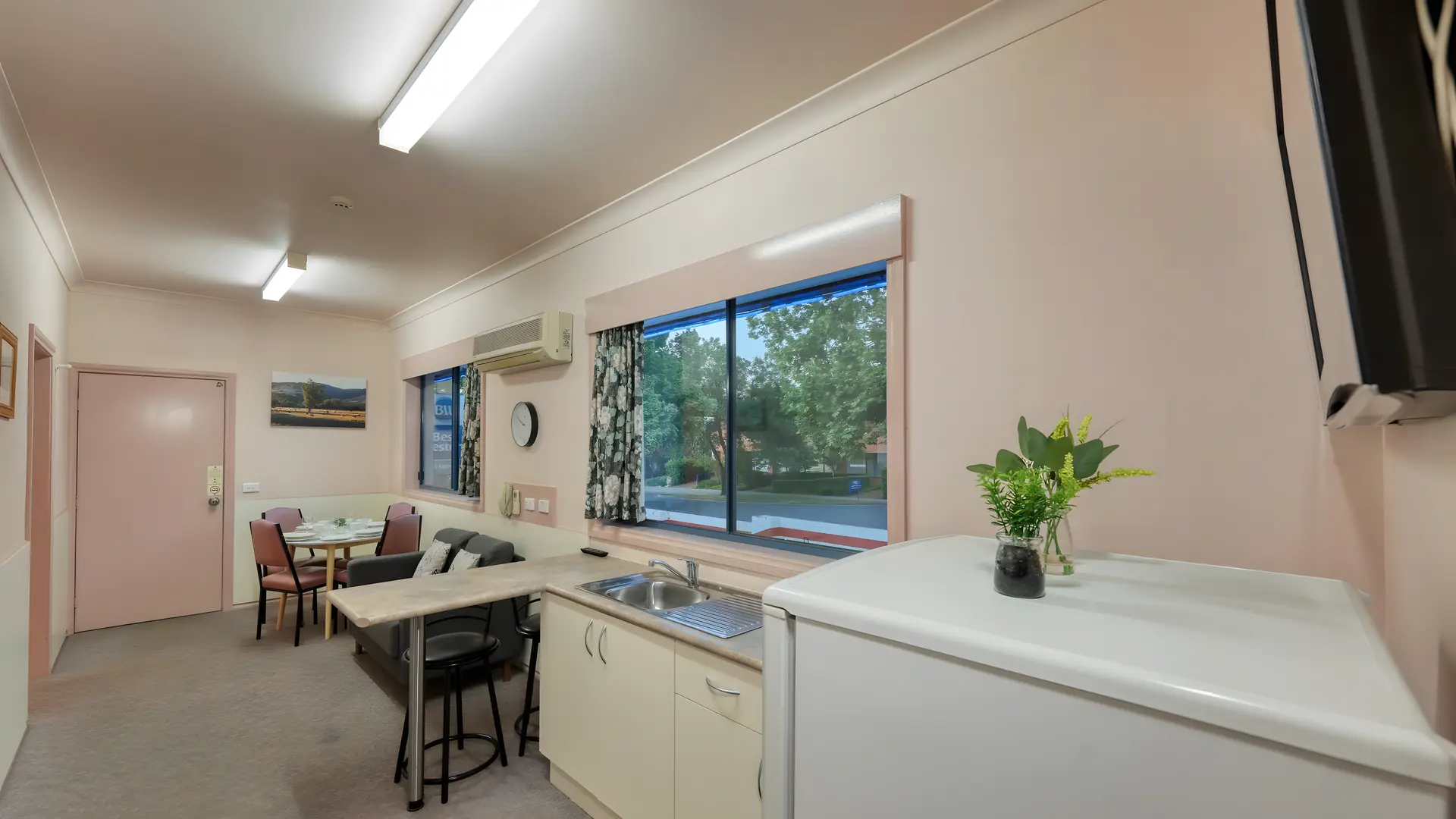 Two-Bedroom Apartment With Disabled Bathroom