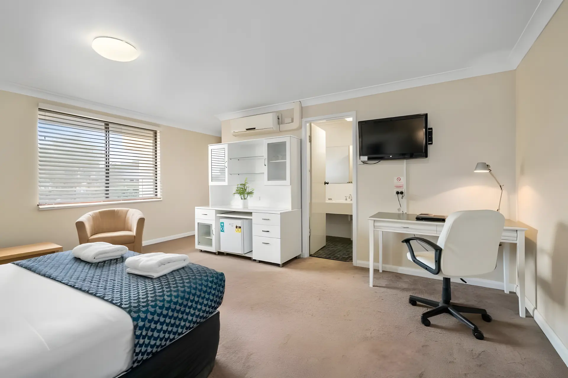 Deluxe Queen Room