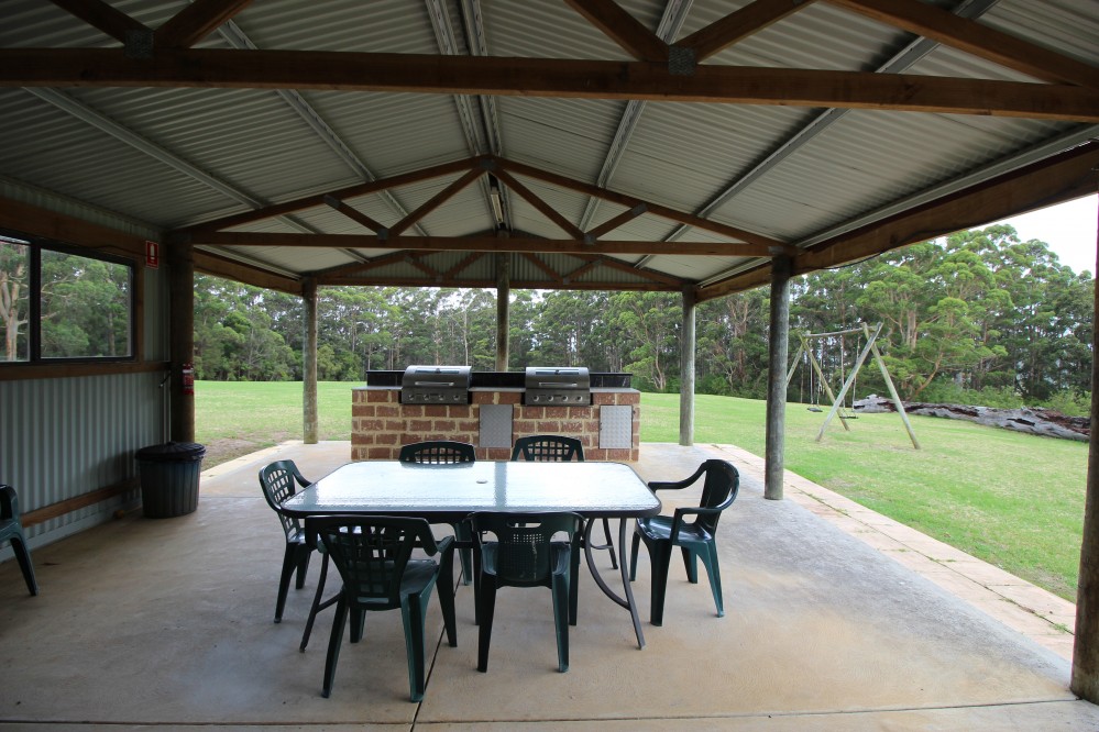 2 Bedroom Chalet - Queen Beds