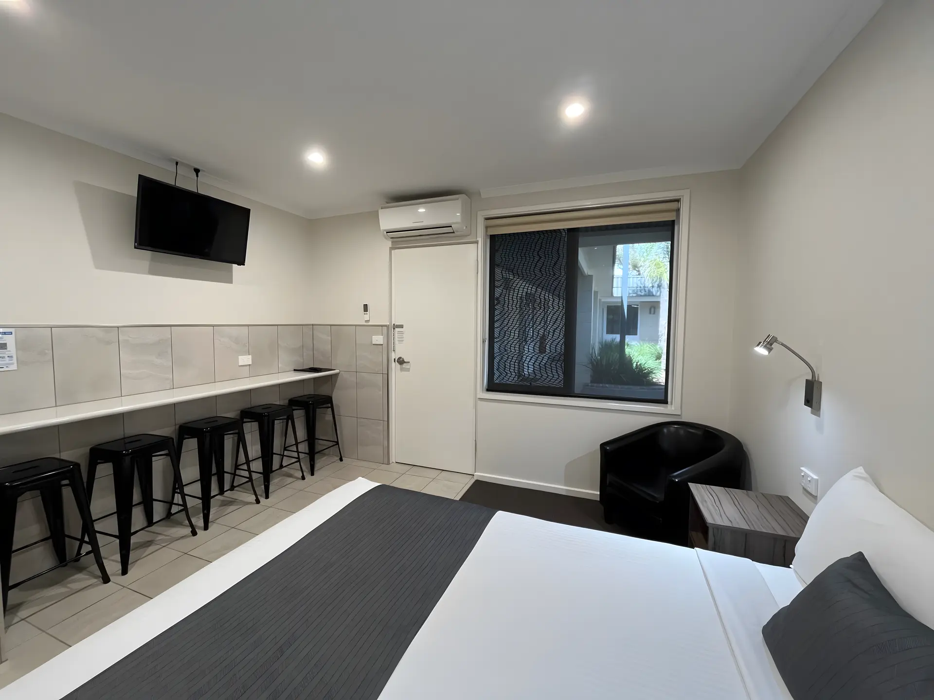 Superior Deluxe Family Room - 2