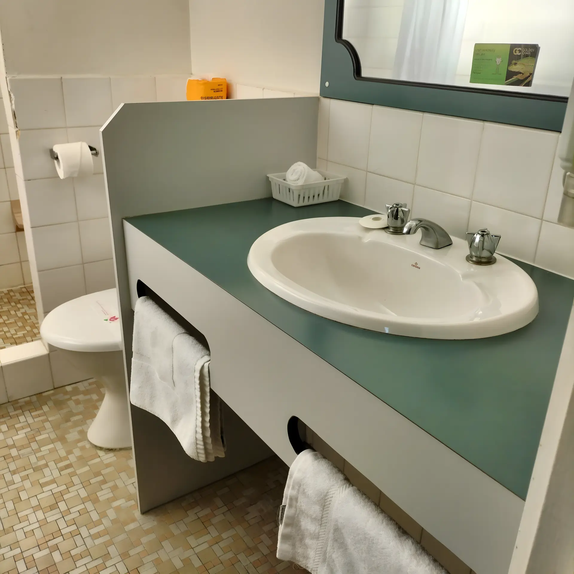 Queen Bed Room