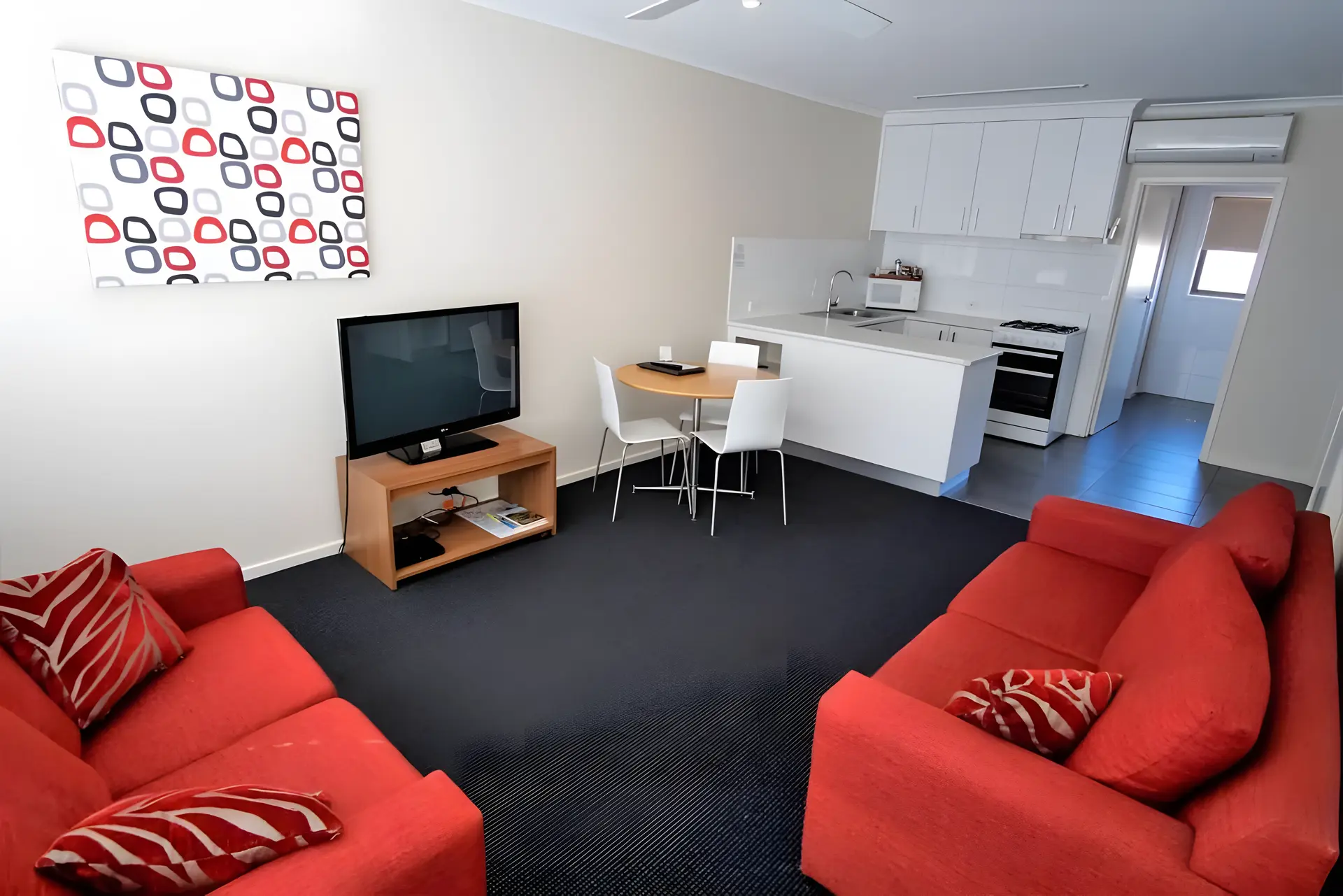2 Bedroom Deluxe Apartment - Upstairs