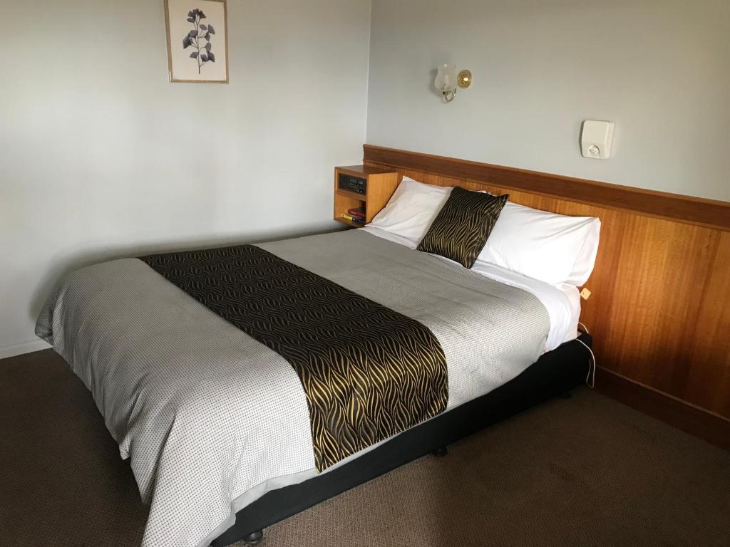 County Lodge Motor inn