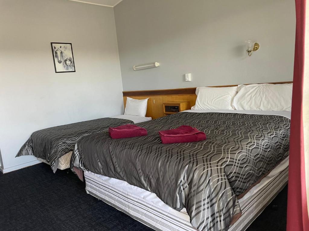 County Lodge Motor inn