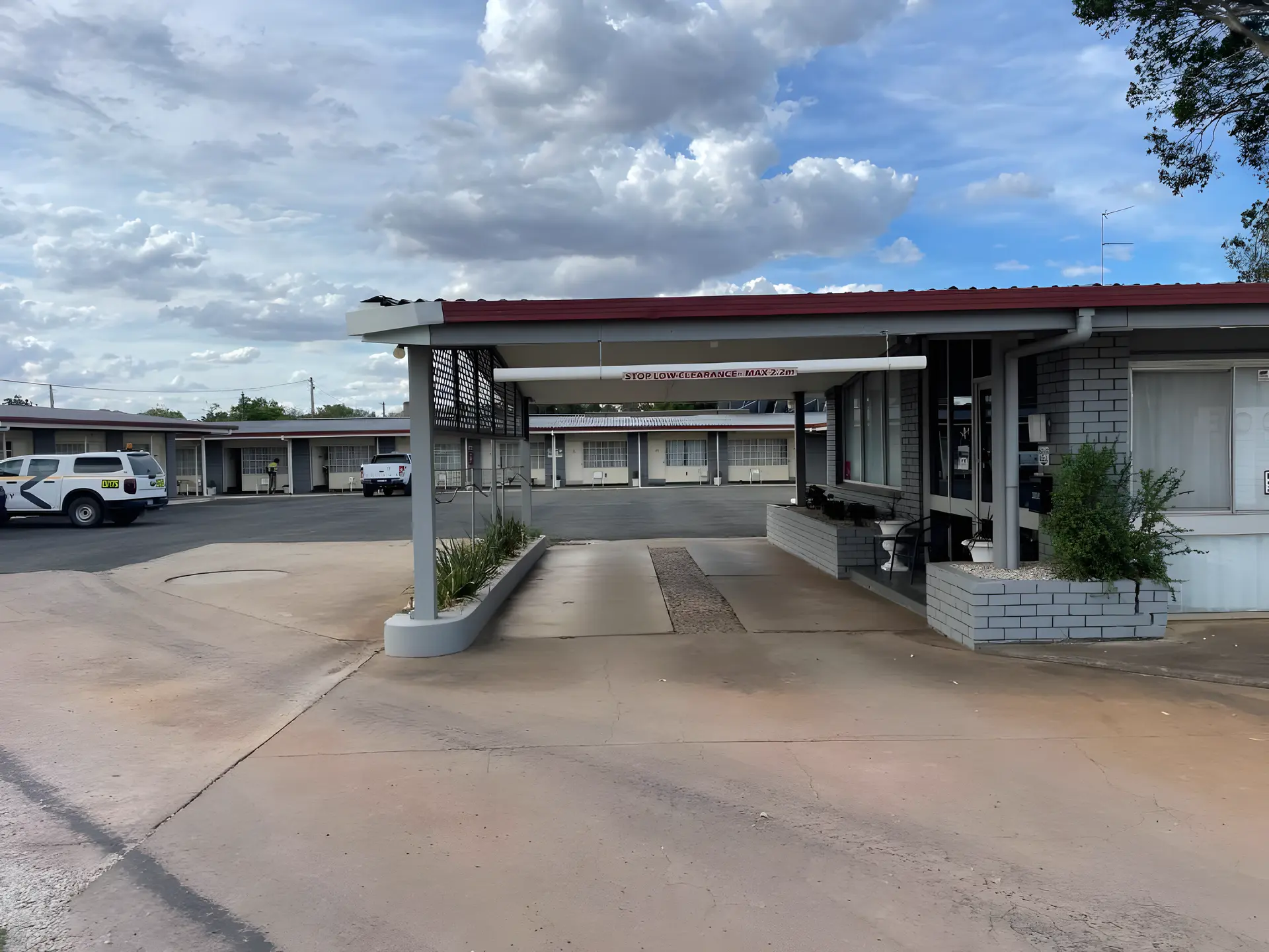 County Lodge Motor inn