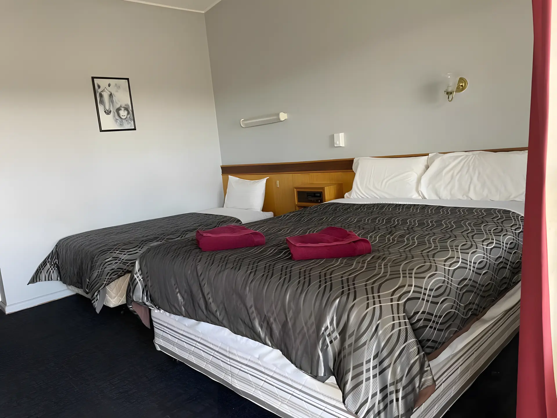 County Lodge Motor inn