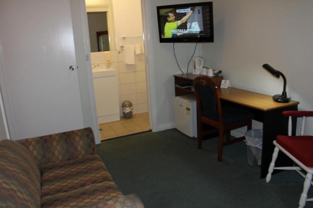 Queen Balcony Early Bird