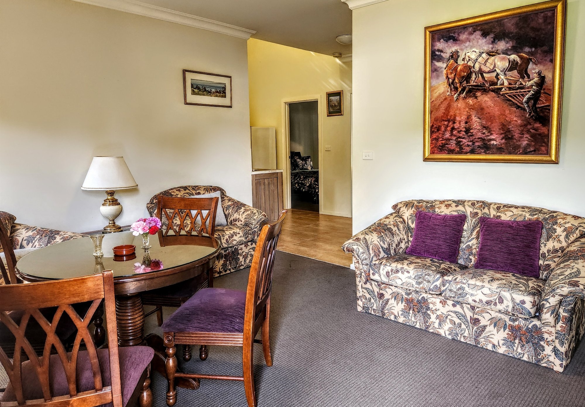 Round Yard Room