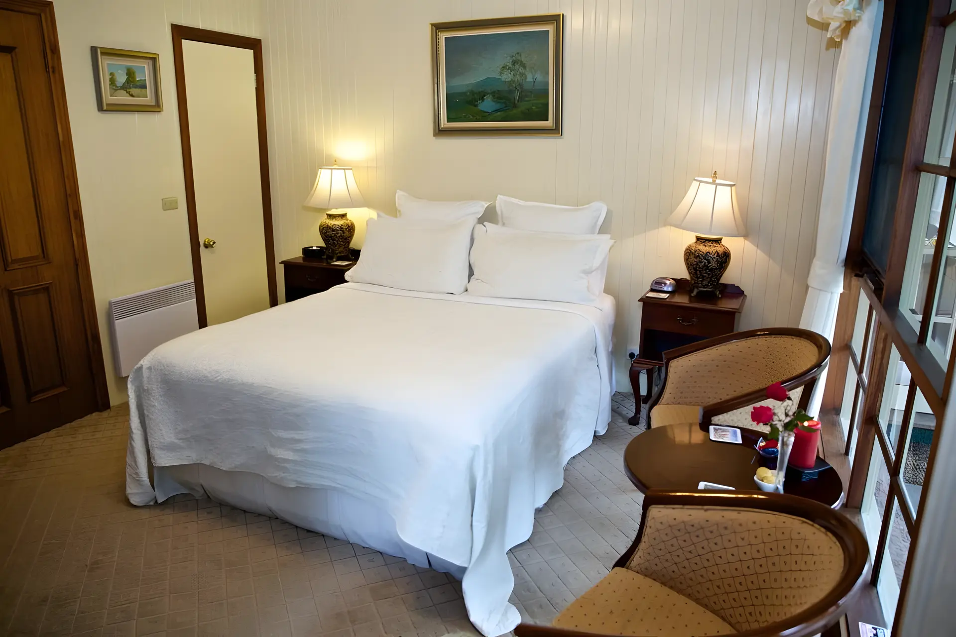 Cream room
