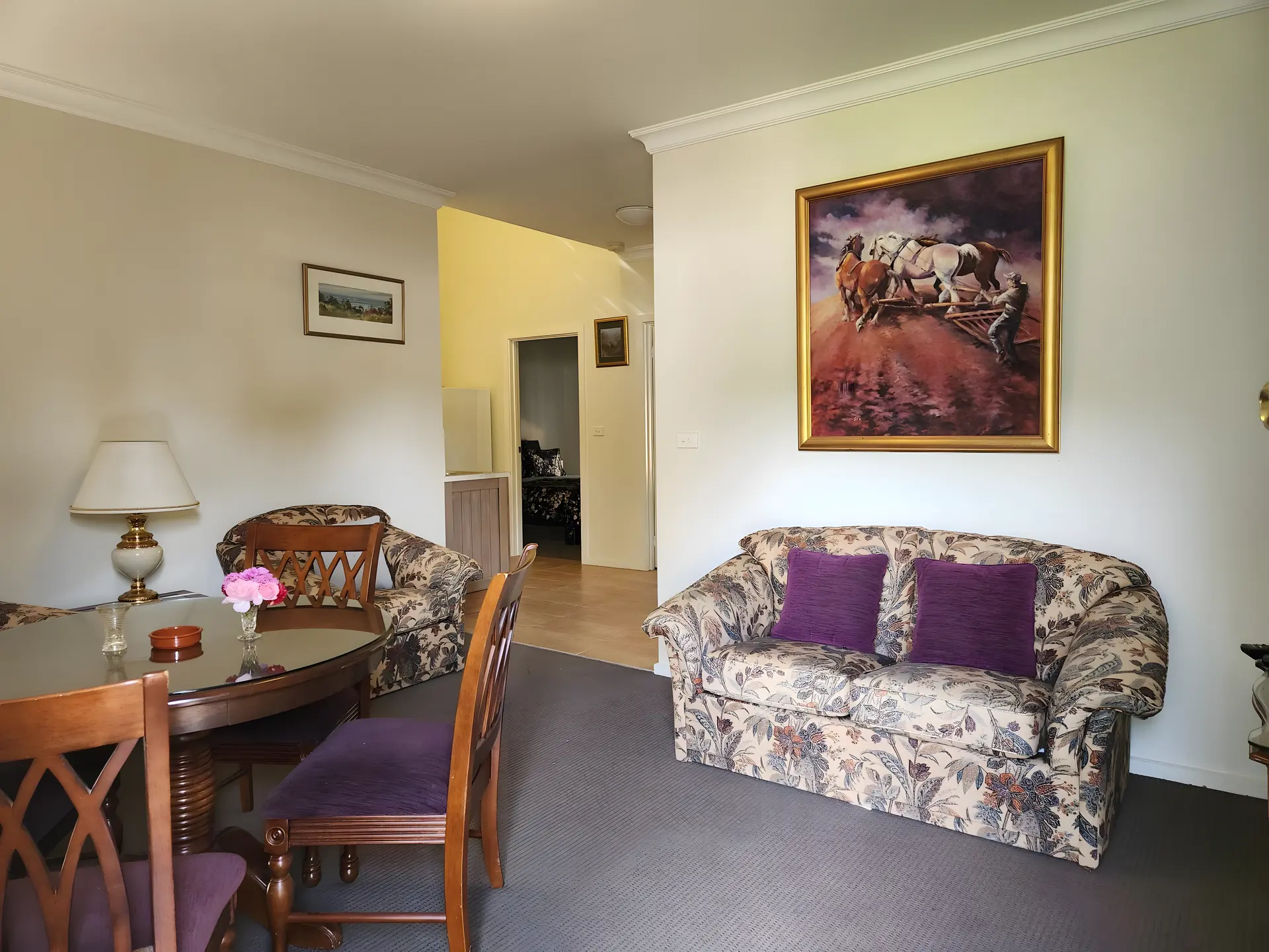 Round Yard Room