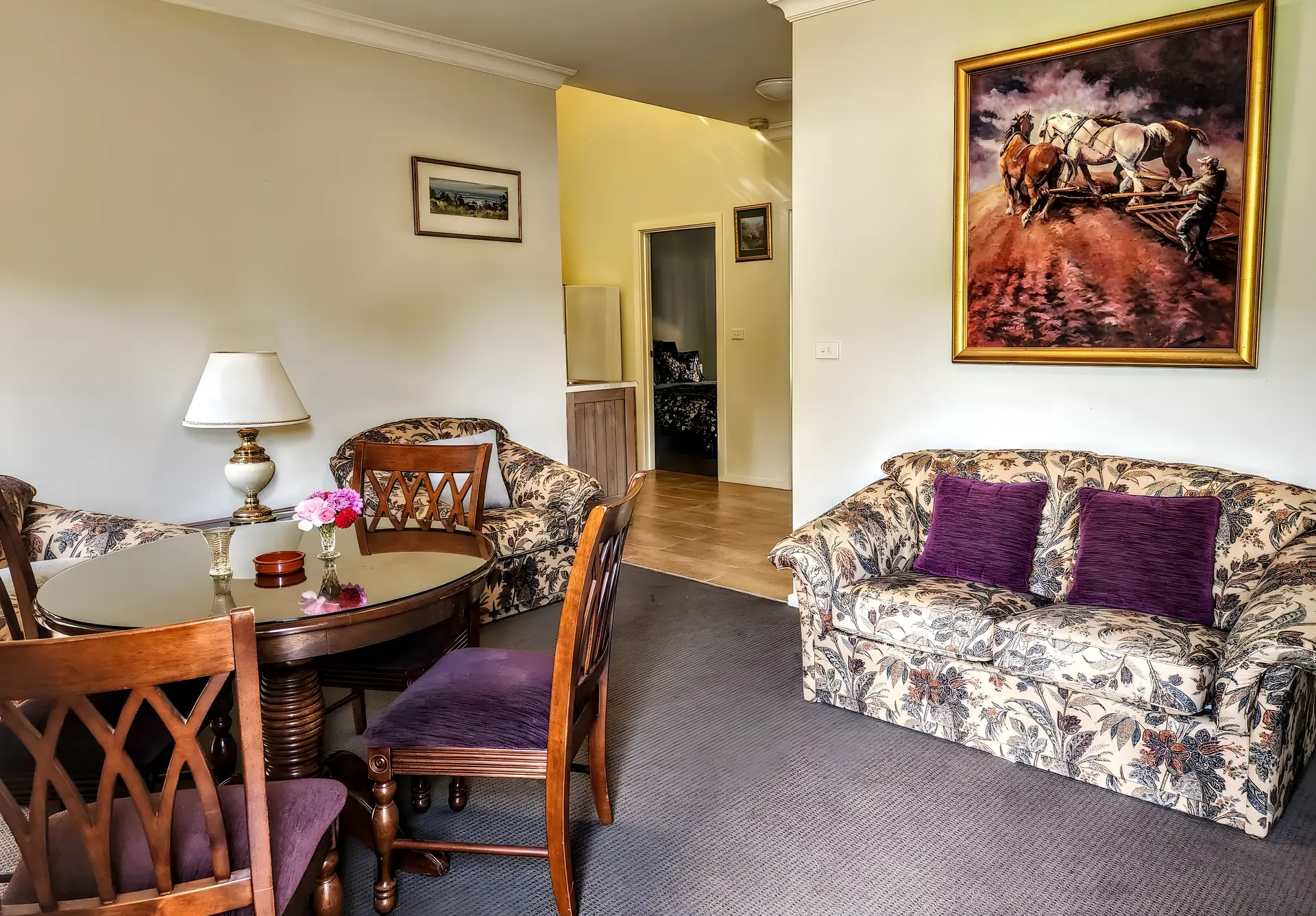 Round Yard Room