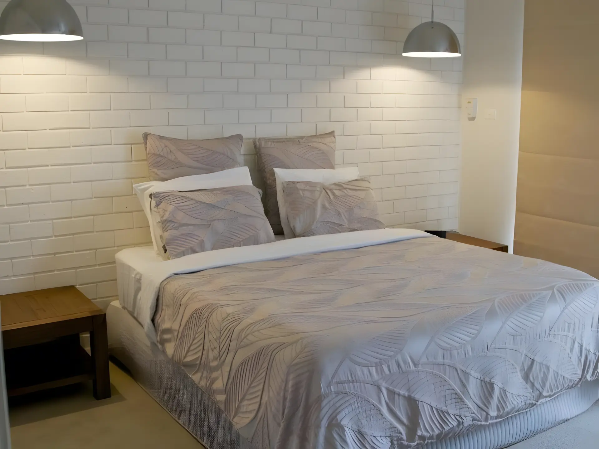 Race Course Apartments
