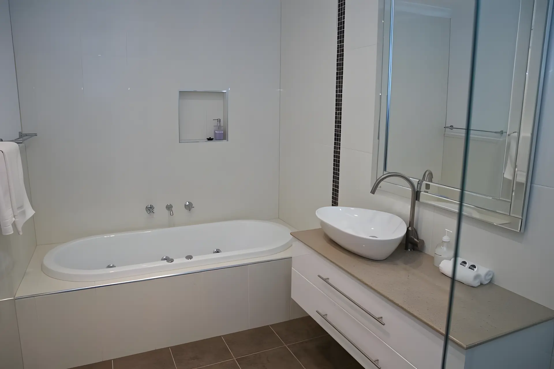 Unit 7 Racecourse Place