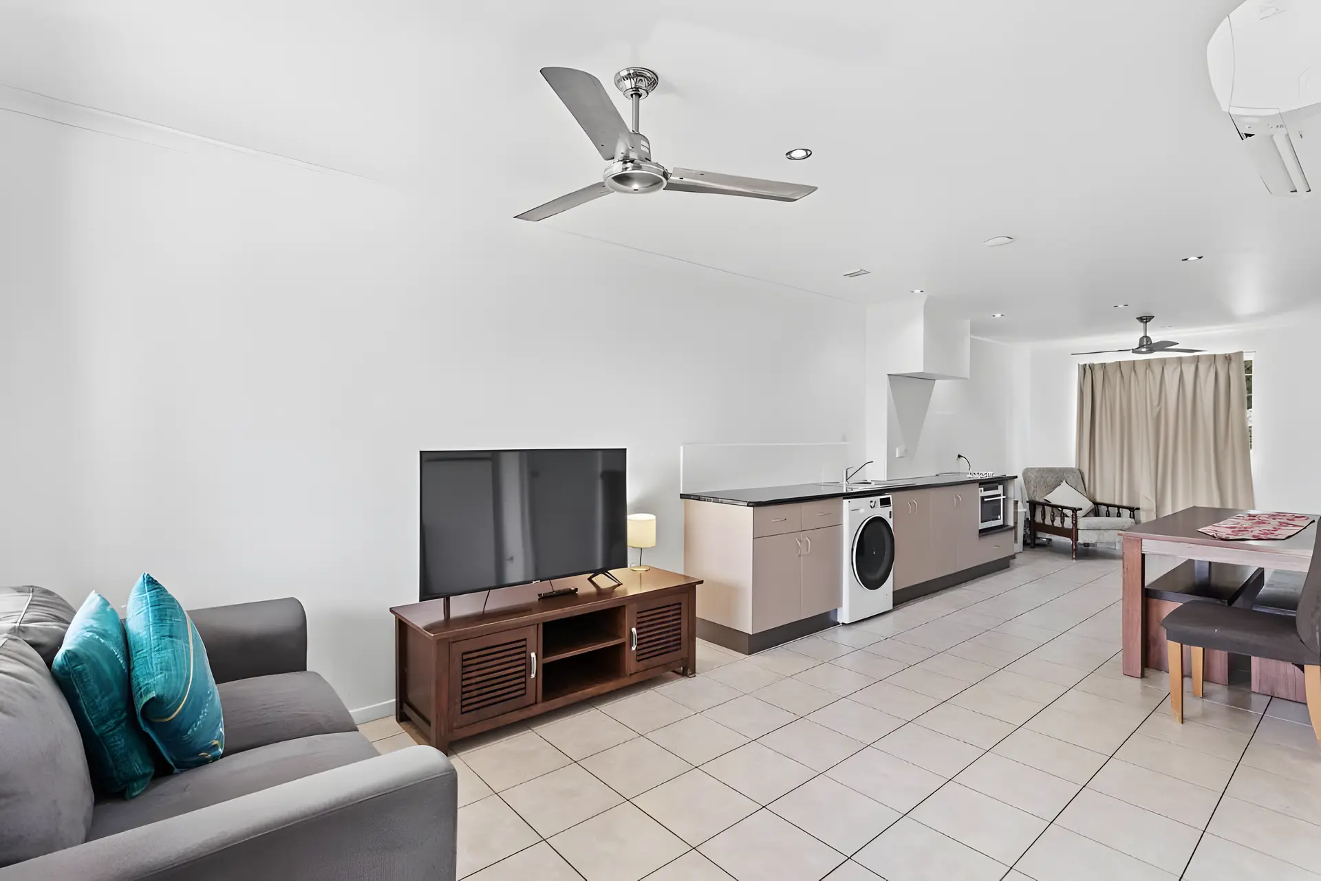 Airlie Beach Lodge
