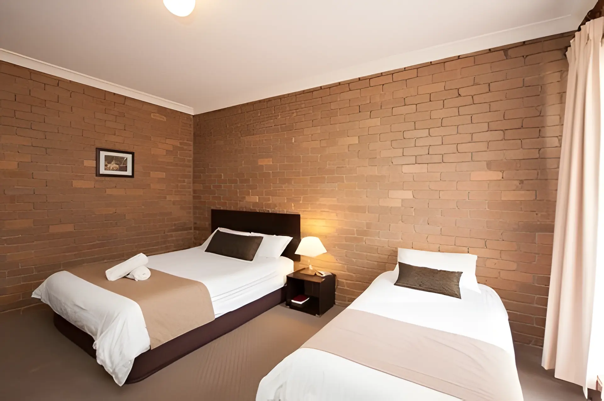 UPSTAIRS TWIN ROOM