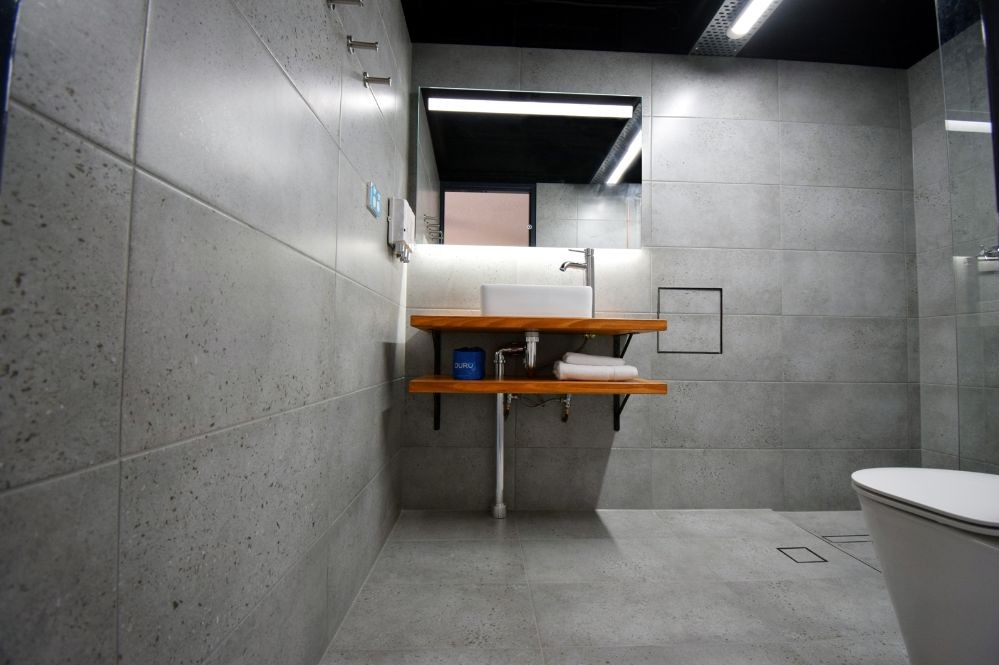 DELUXE Family Room Downstairs