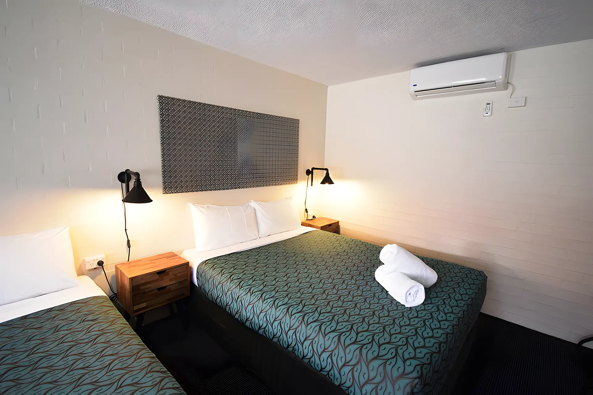 Twin Room Upstairs