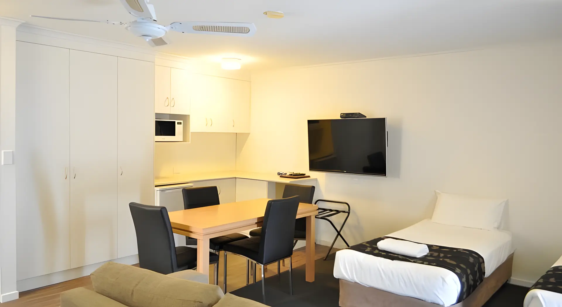 Deluxe Family Room