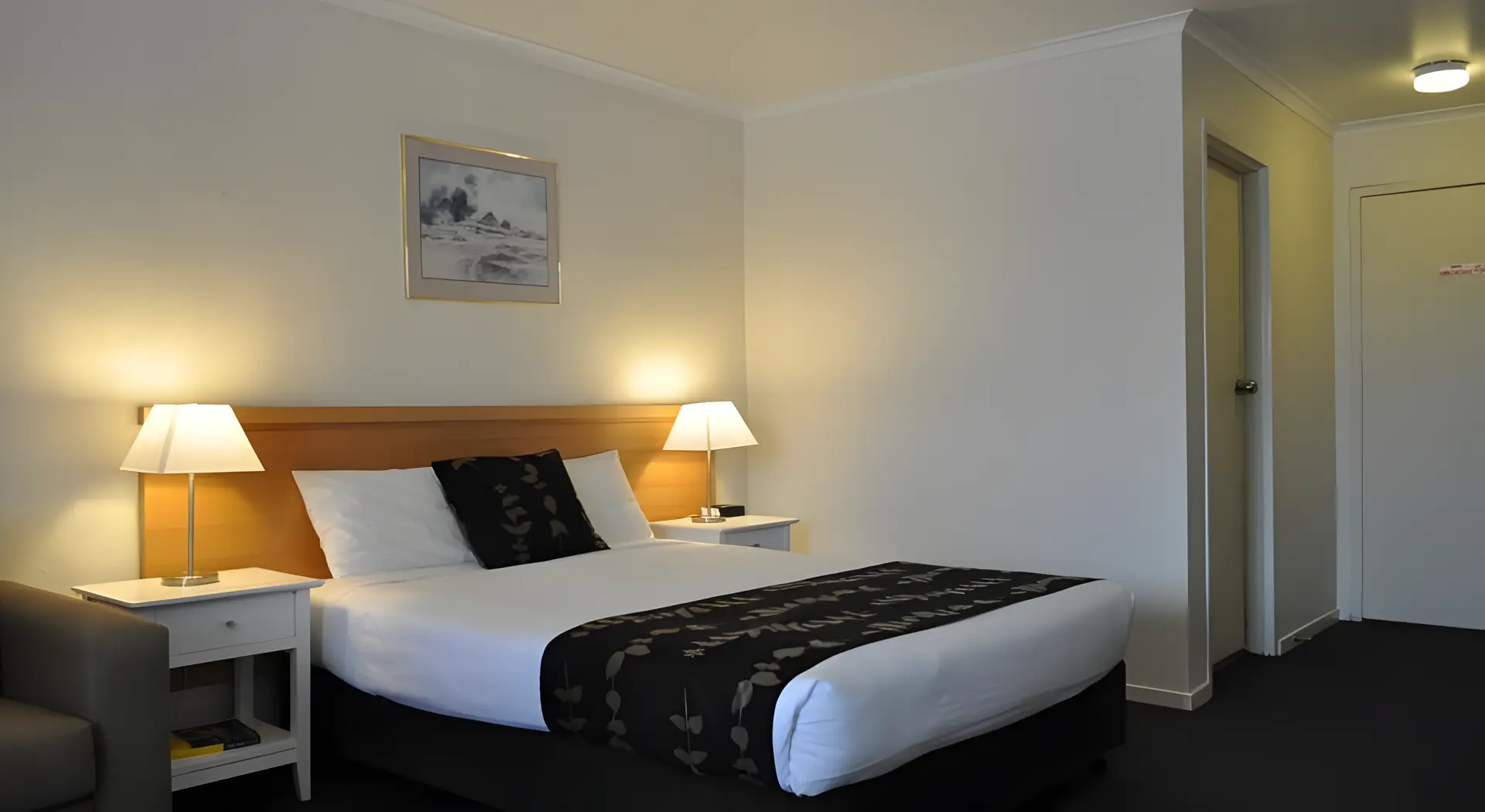 Deluxe Queen Room