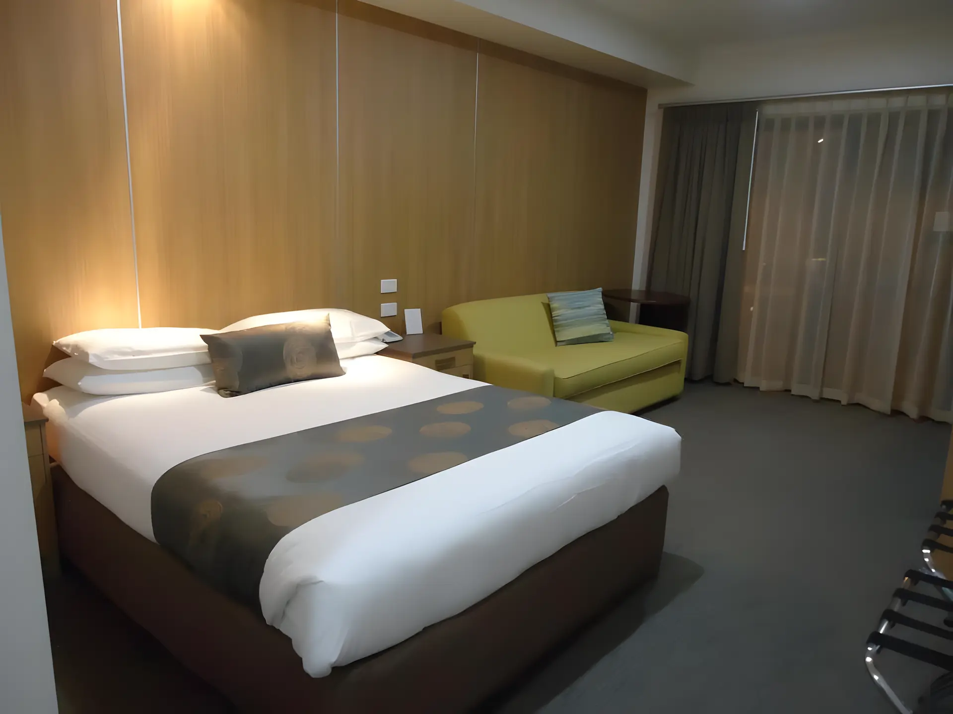 Queen Room With Private Balcony (upstairs)