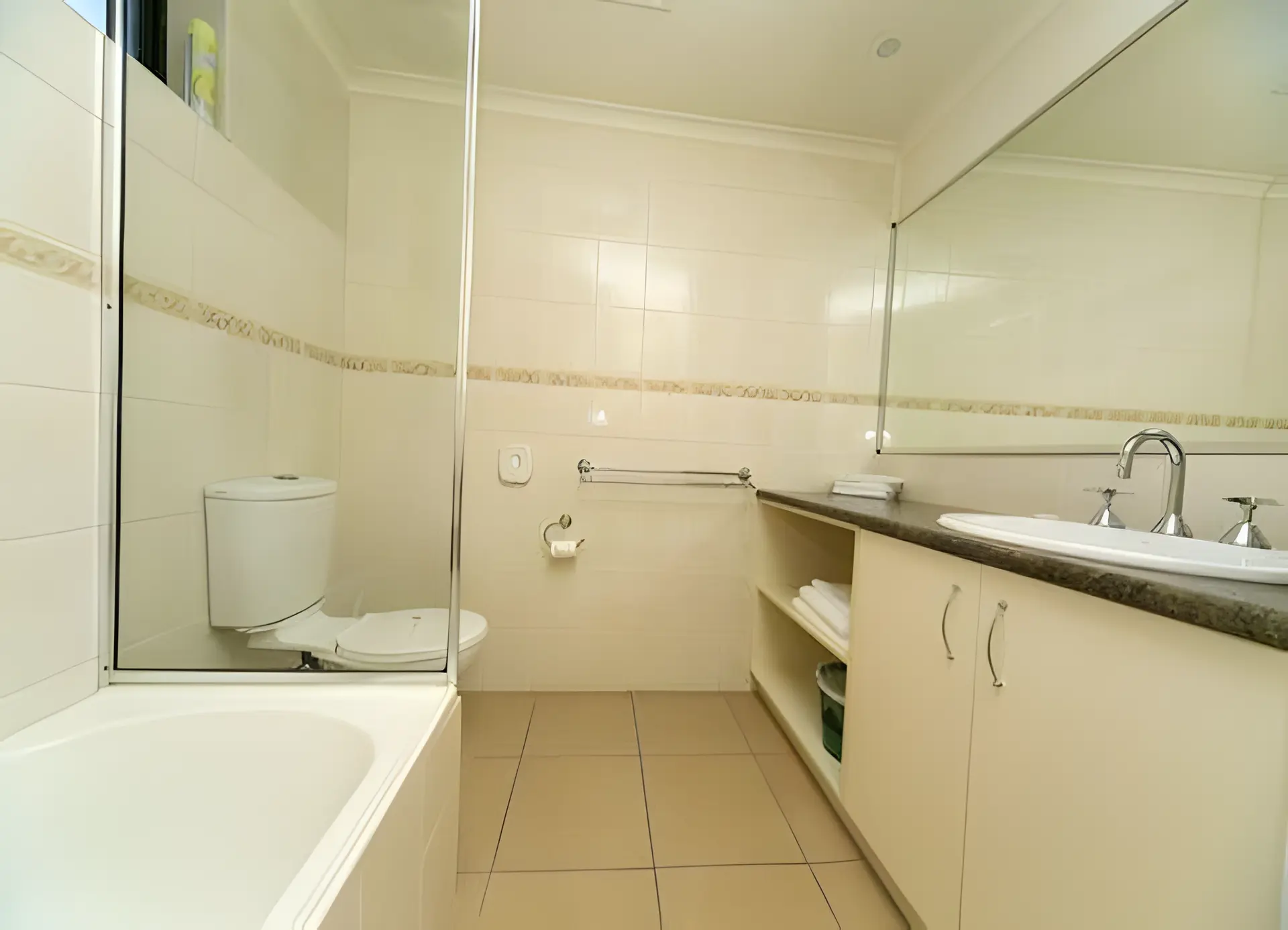 Queen Room With Private Balcony (upstairs)