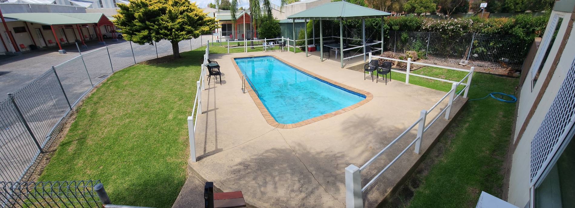 The Hume Inn Motel