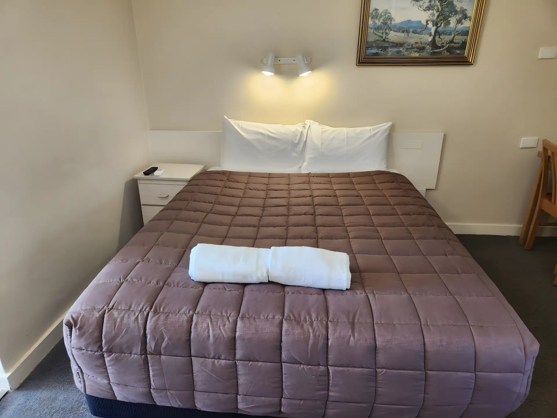 Economy Queen Room